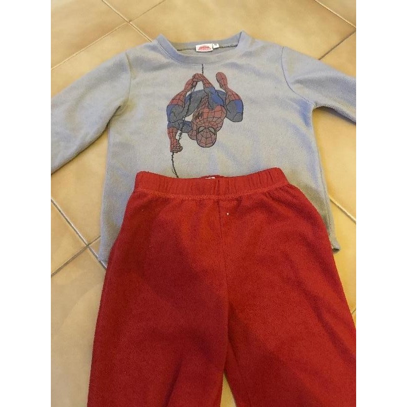 Mohamad spider man TAILLE 4 ans