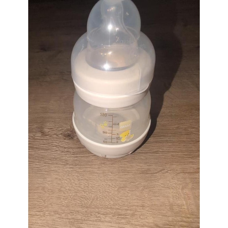 Petit biberon MAM TAILLE 130