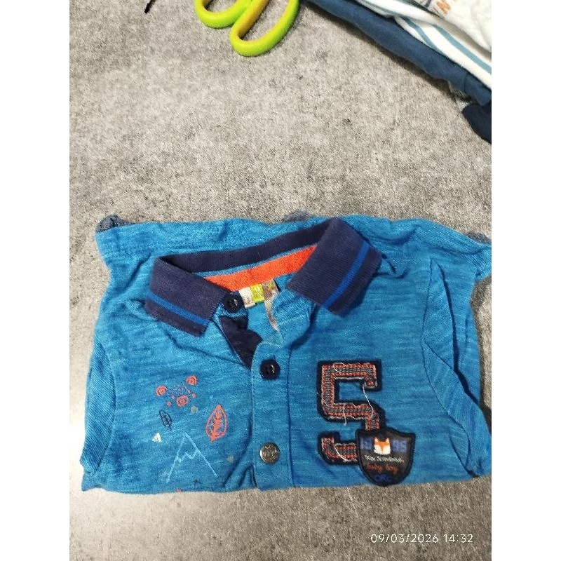 Polo bleu orchestra  TAILLE 12 mois