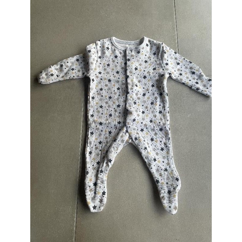 Pyjama étoiles  TAILLE 1 mois