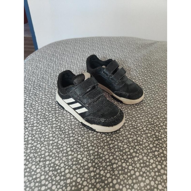 Baskets adidas  TAILLE 26