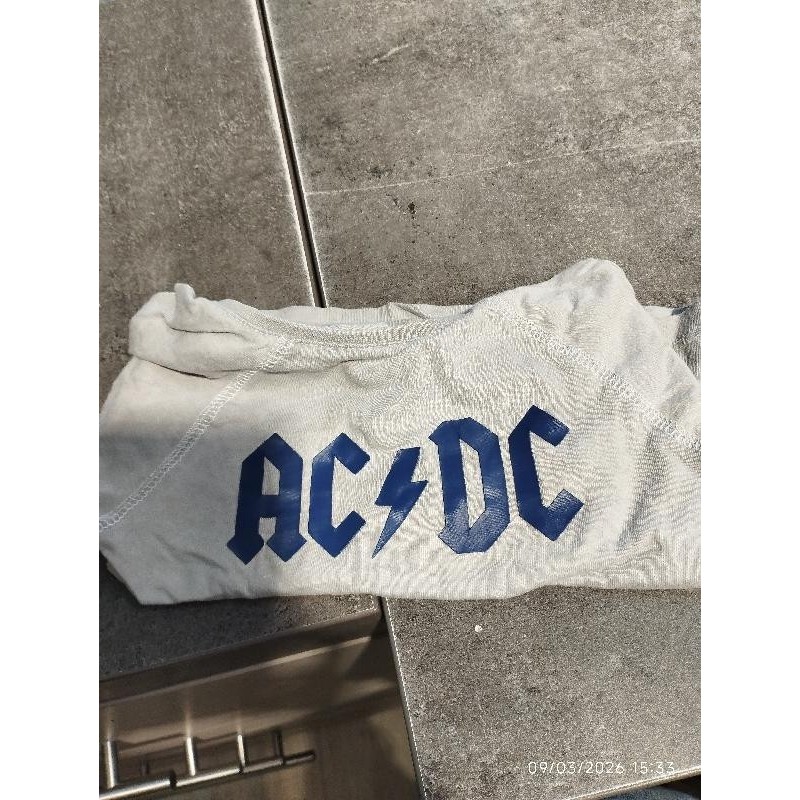 T shirt ml acdc TAILLE 6 mois