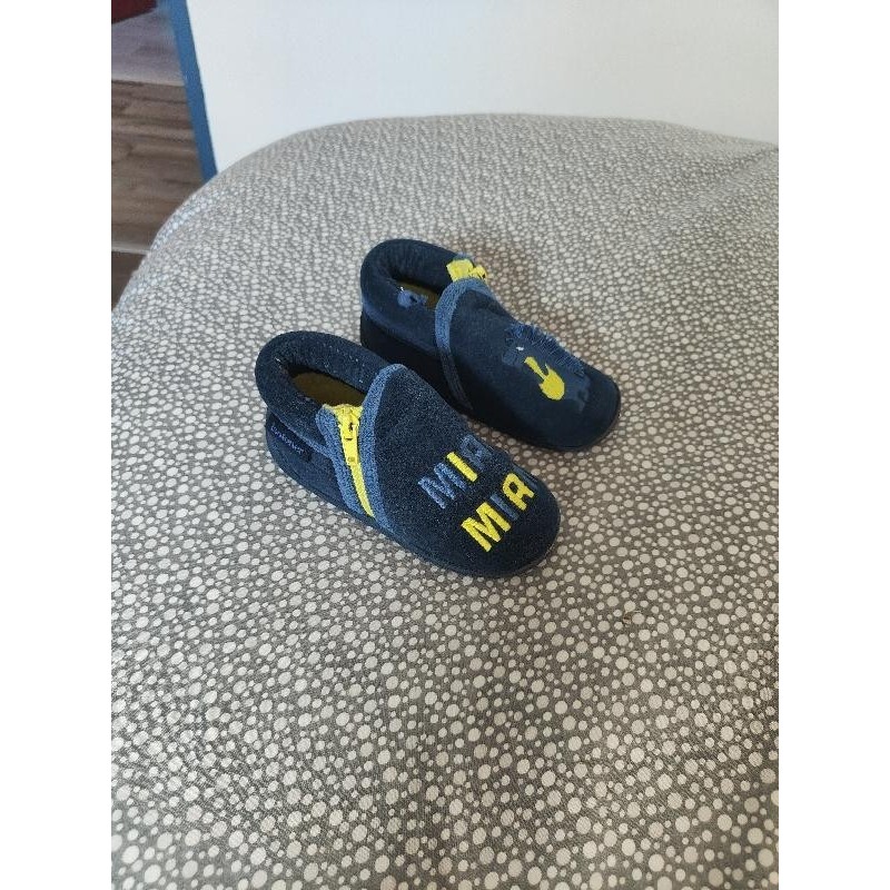 Chaussons isotoner TAILLE 25