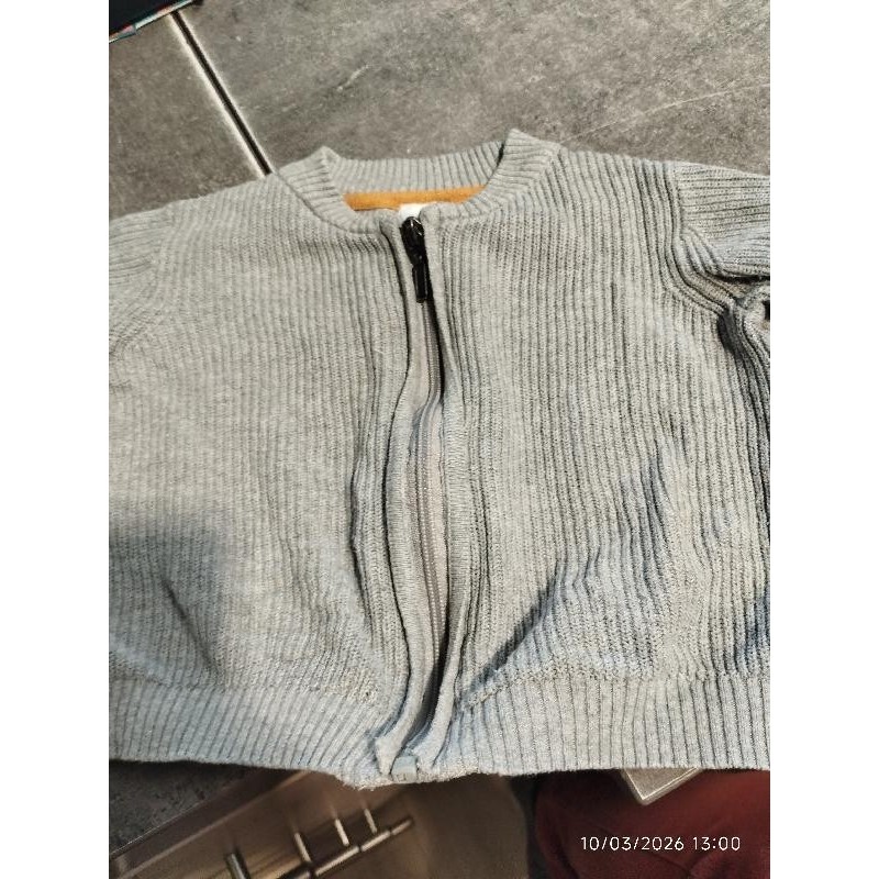 Gilet gris trx TAILLE 9 mois