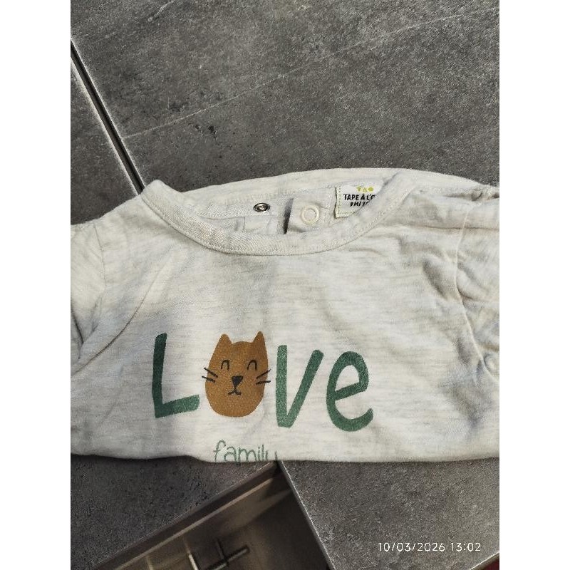 T shirt ml beige tap love TAILLE 9 mois