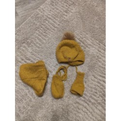 Lot bonnet gants et tour de...