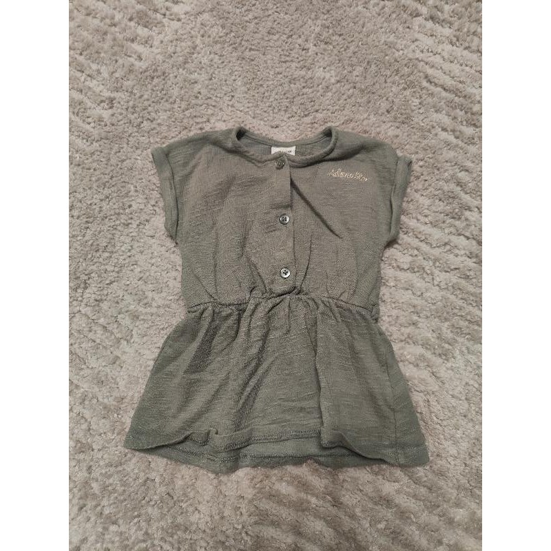 Robe tape a l'oeil verte TAILLE 12 