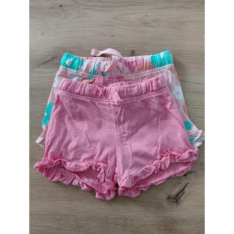 Lot 2 shorts 12 mois  TAILLE 12 mois 