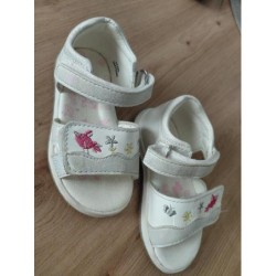 Nu-pieds blanc T23 TAILLE T23