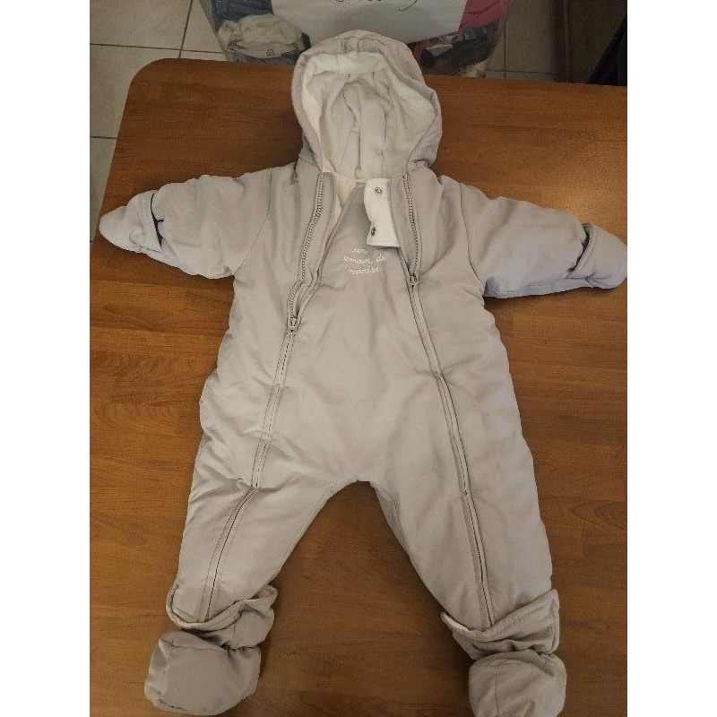 Combinaison grise TAILLE 6 mois