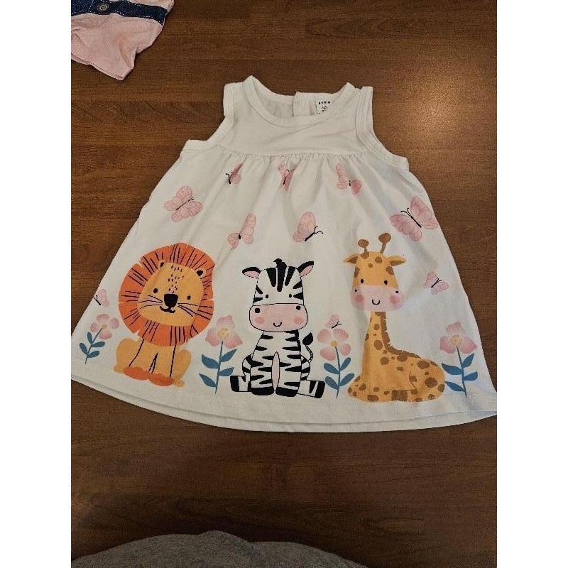 Robe sans manches  TAILLE 6 mois