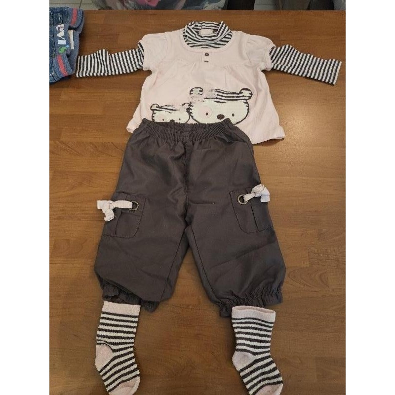 Ensemble tee-shirt manches longues +pantalon+ chaussettes TAILLE 6 mois