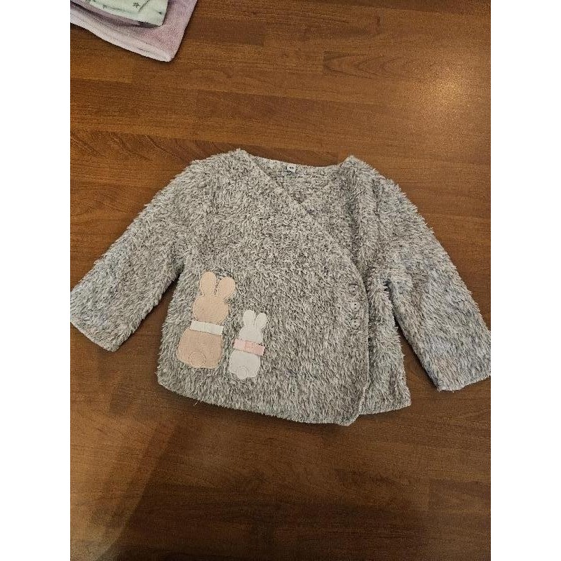 Pull cache coeur gris TAILLE 6 mois