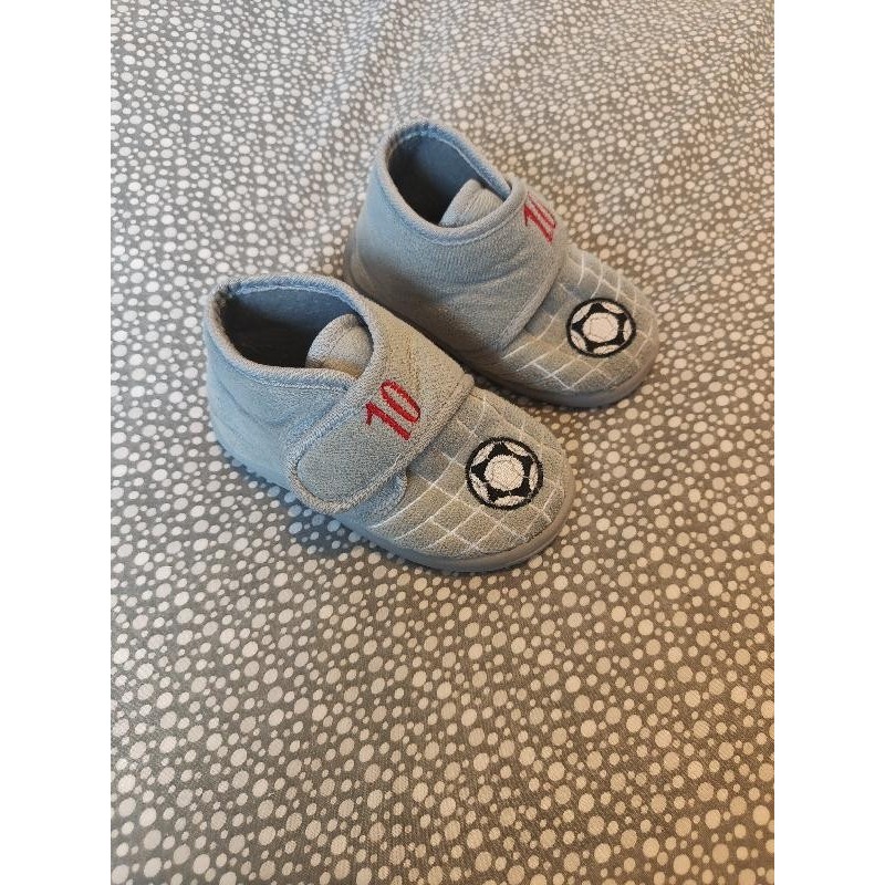 Chausson garçon a scratch foot TAILLE 24