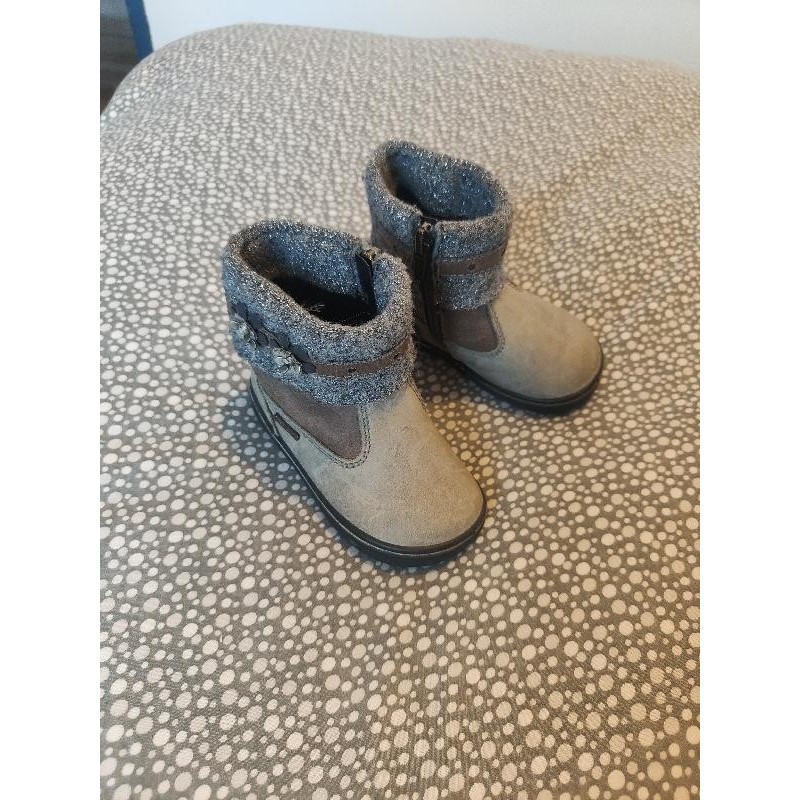 Bottines fille primigi gris  TAILLE 20