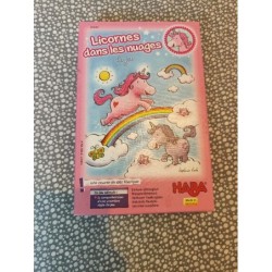 Jeu licorne dans les nuages 