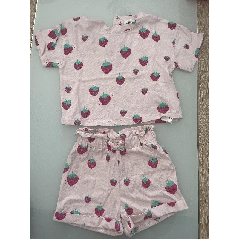 Ensemble tee-shirts et short TAILLE 12 mois