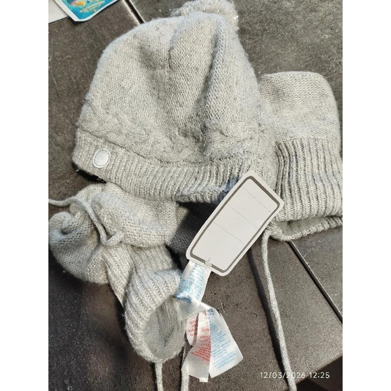 Lot moufle et bonnet gris obaibi TAILLE 18-23m
