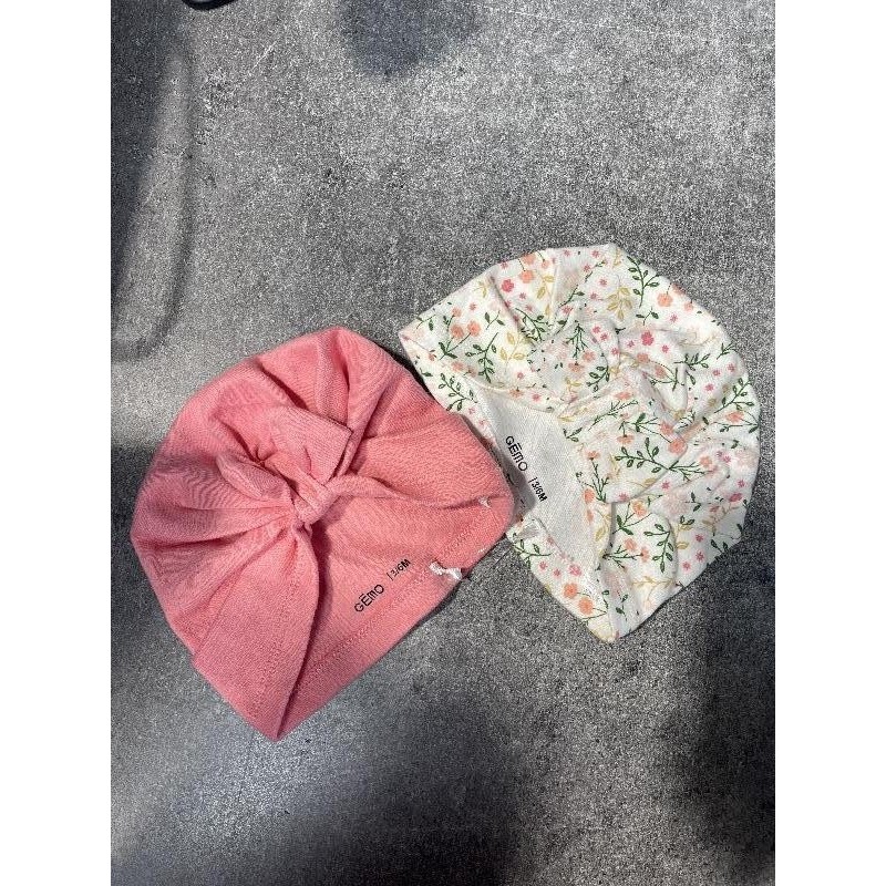 Ensemble 2 bonnets  TAILLE 3/6 mois 