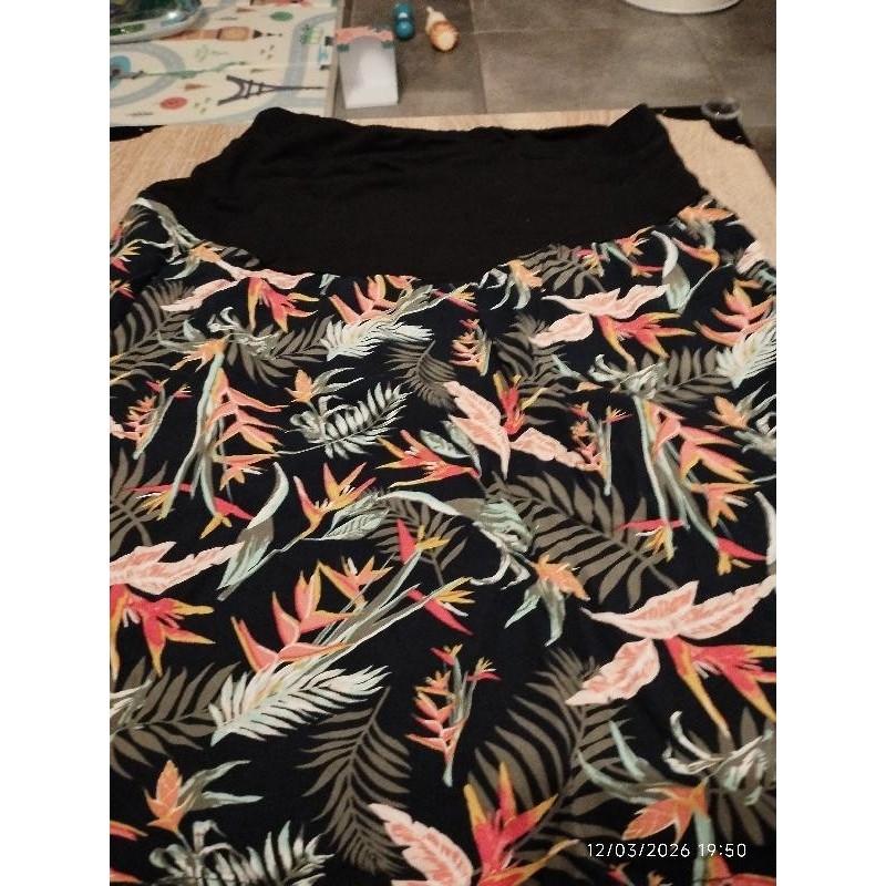 Jupe mater noir feuille orange kiabi TAILLE 36
