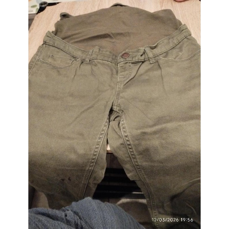 Jean's mater kaki skinny kiabi TAILLE 36