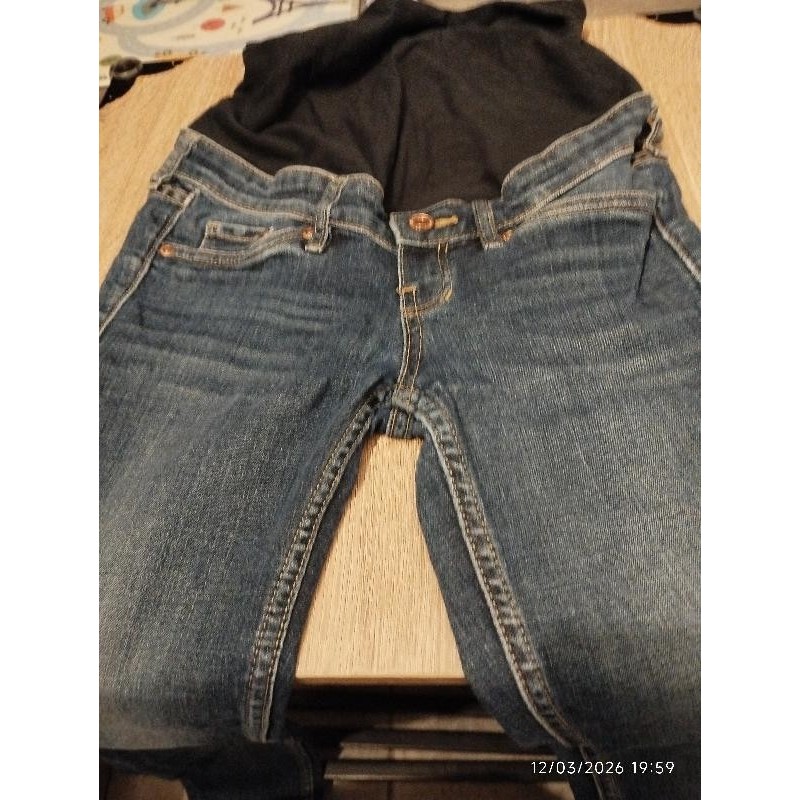 Jean's mater bleu sans étiquette  TAILLE 34