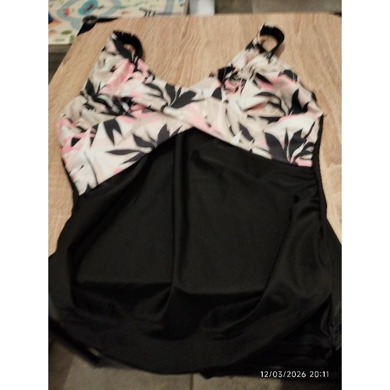 Maillot de bain mater decath fleur noir TAILLE 36-38