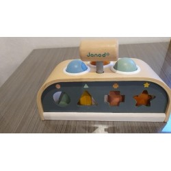 Jeu d'éveil avec les formes...