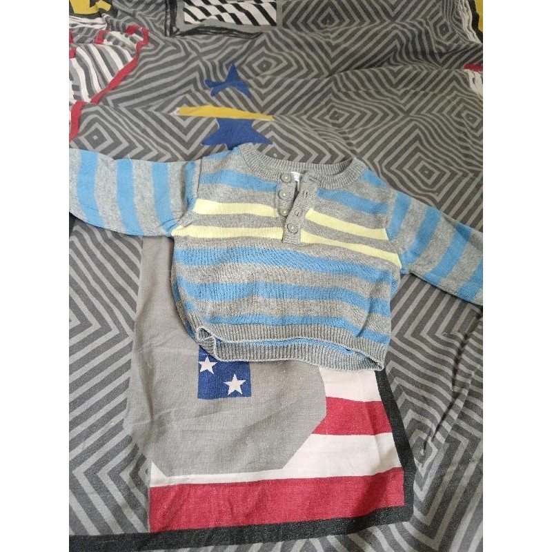 Gilet fin a rayures  TAILLE 1 mois