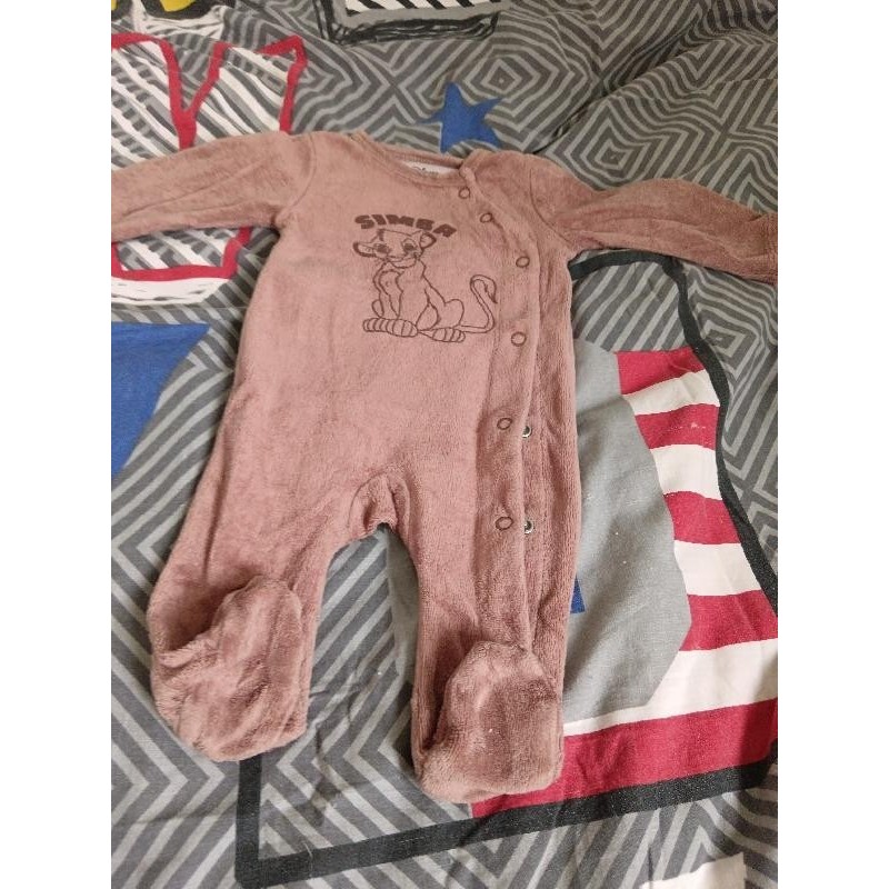 Pyjama simba TAILLE 1 mois 