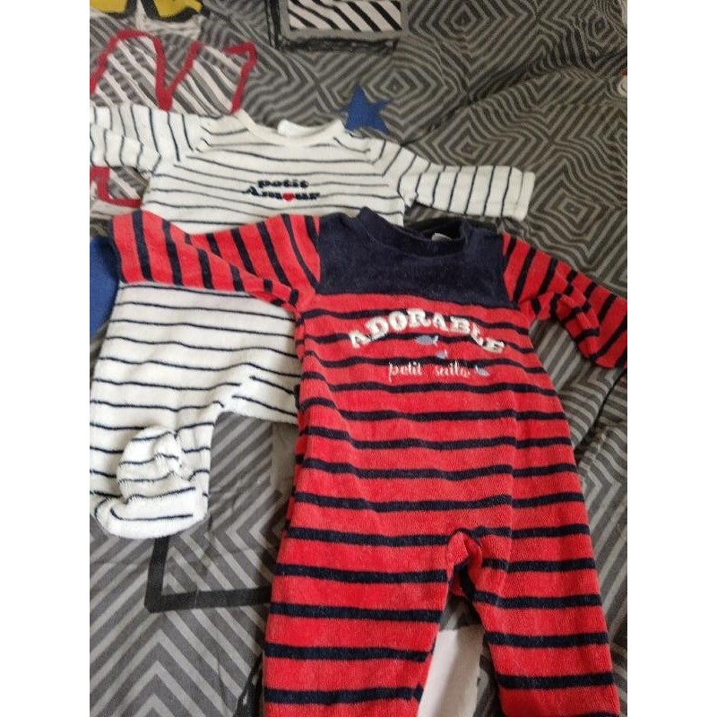 Lot de 2 pyjamas TAILLE 1 mois 