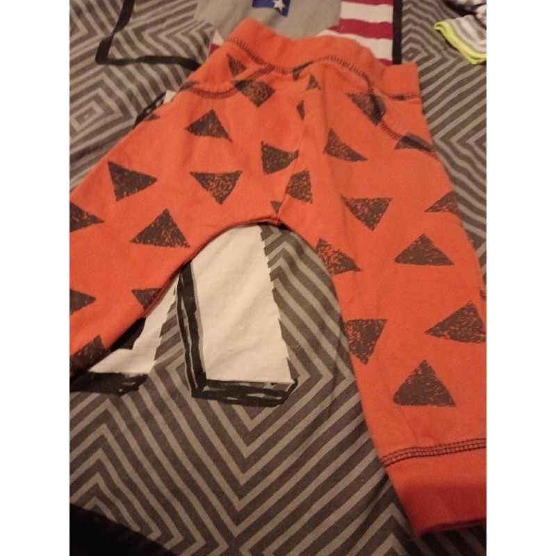 Pantalon sarouel orange  TAILLE 6 mois 
