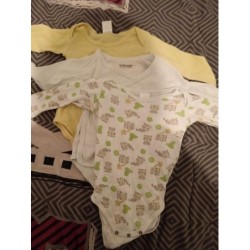 Lot de 3 bodys TAILLE 1 an 