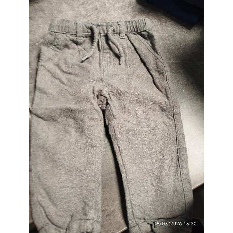 Pantalon gris kiabi TAILLE 12 mois