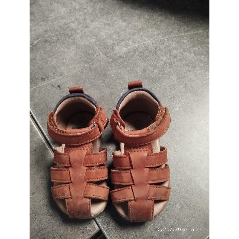 Sandales vertbaudet marron TAILLE 19