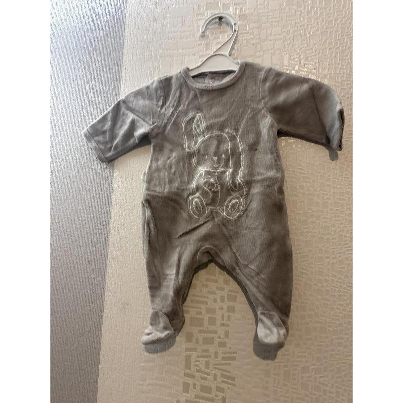 Pyjama gris TAILLE 1 mois