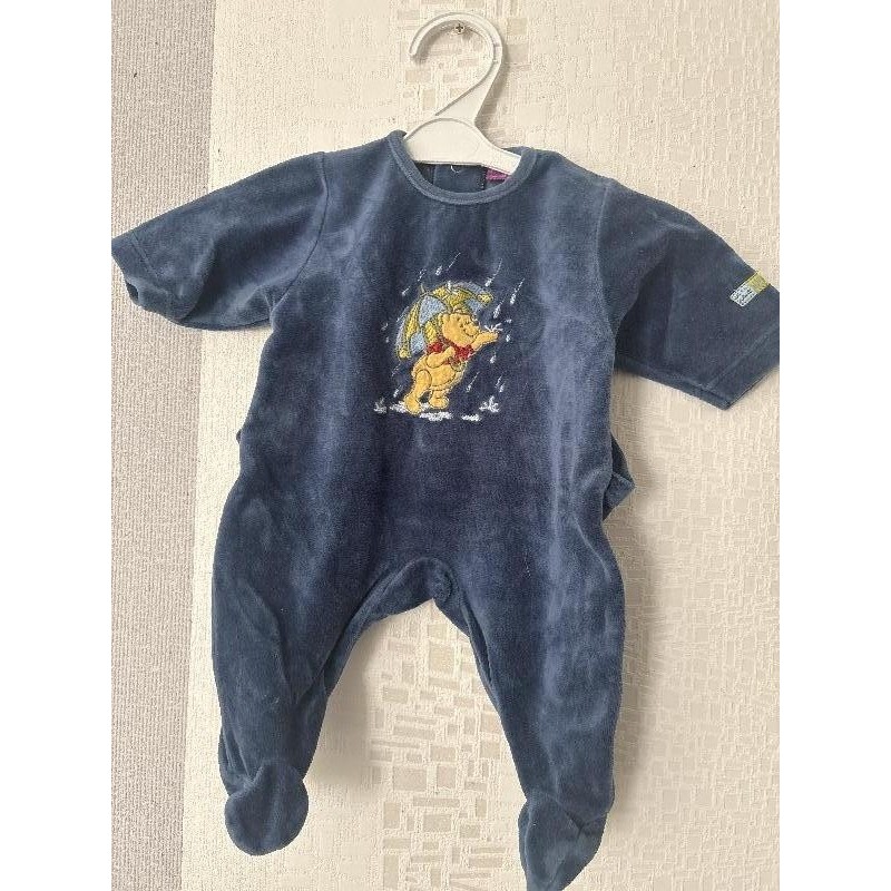 Pyjama winnie TAILLE 1 mois