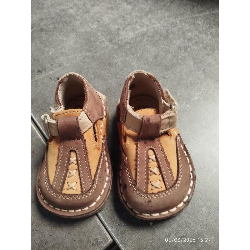 Chaussure pat et ripaton marron et beige  TAILLE 18