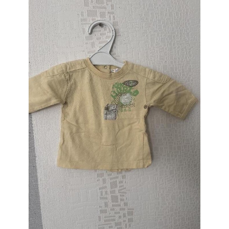 TEE shirt manches longues jaune  TAILLE 1 mois