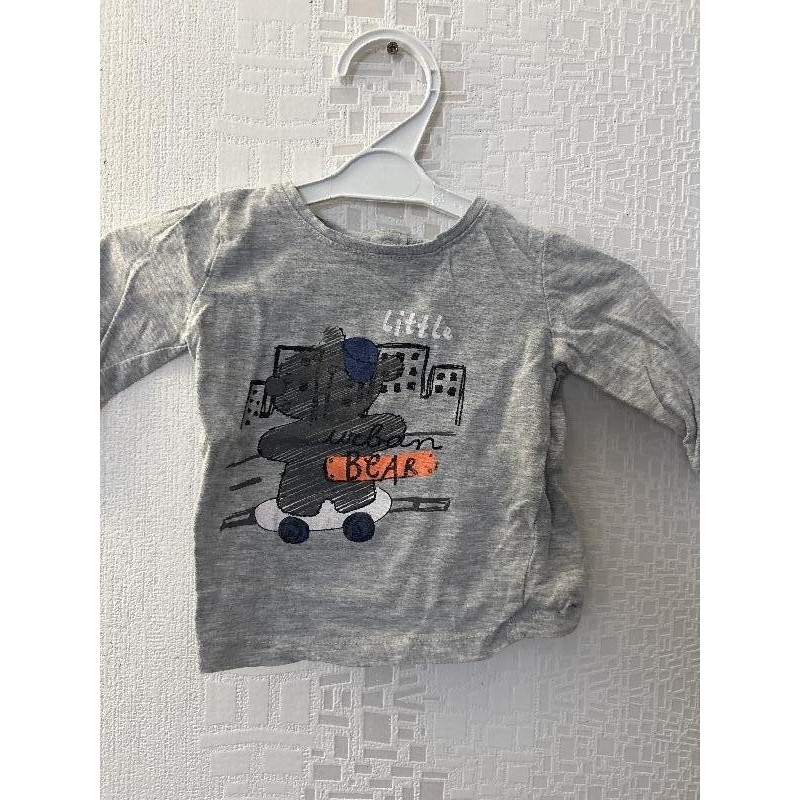 TEE shirt manches longues TAILLE 6 mois