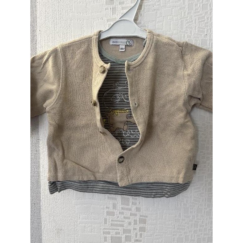 Gilet avec tee shirt  TAILLE 6 mois