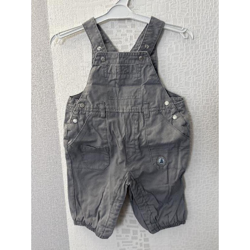 Salopette grise TAILLE 6 mois