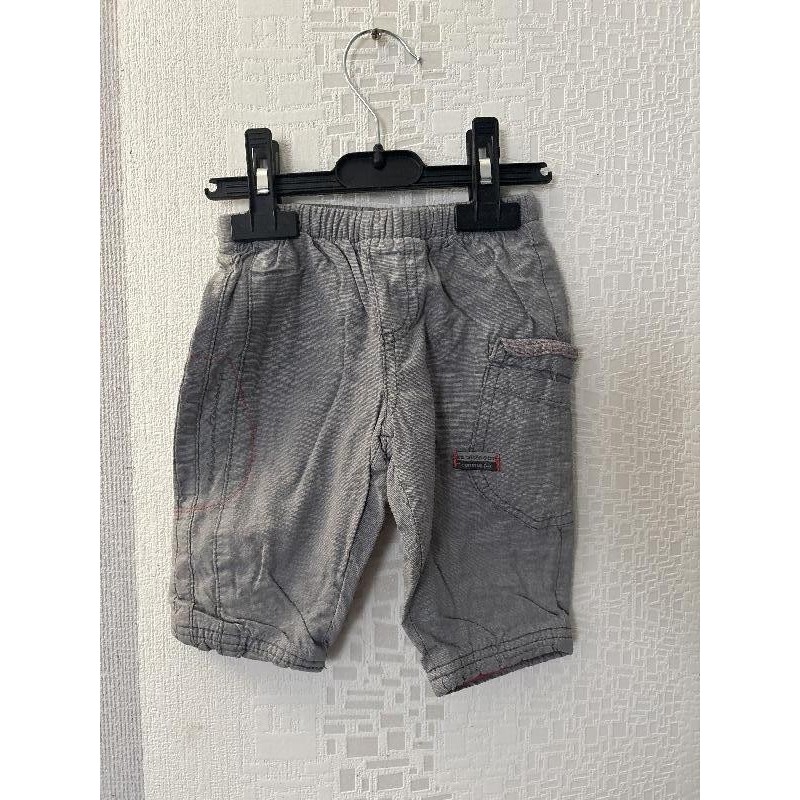 Pantalon gris TAILLE 6 mois