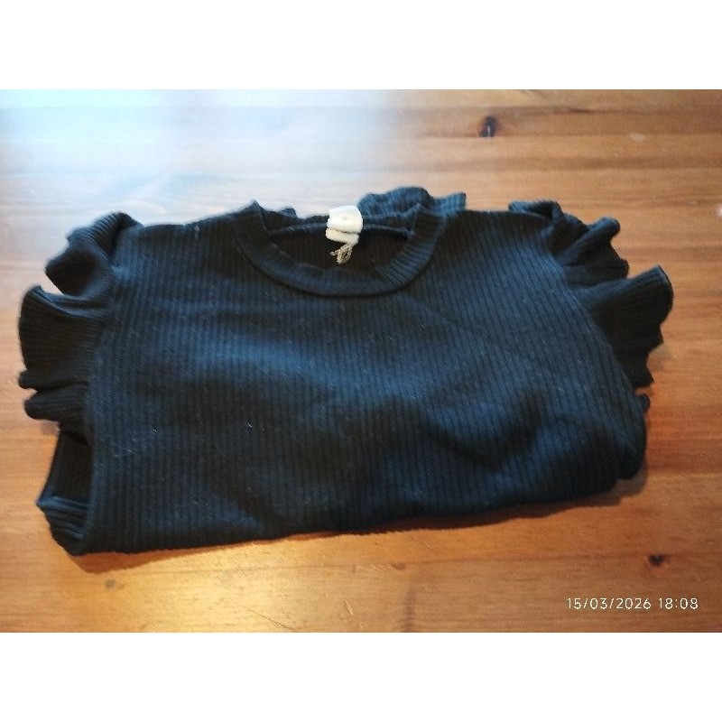 Pull léger shein noir froufrou épaule TAILLE 10