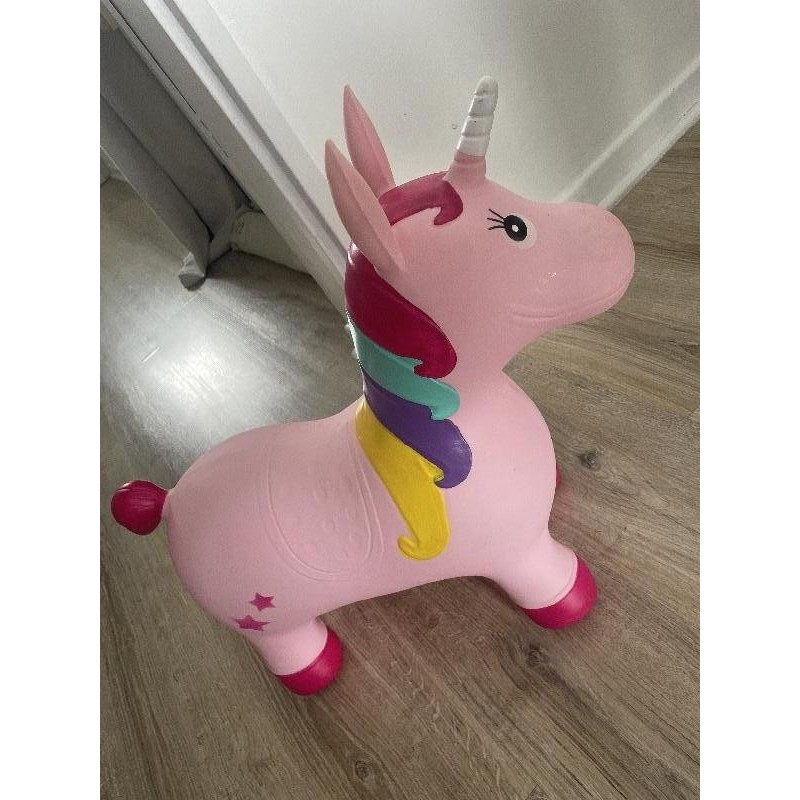 licorne sauteuse 