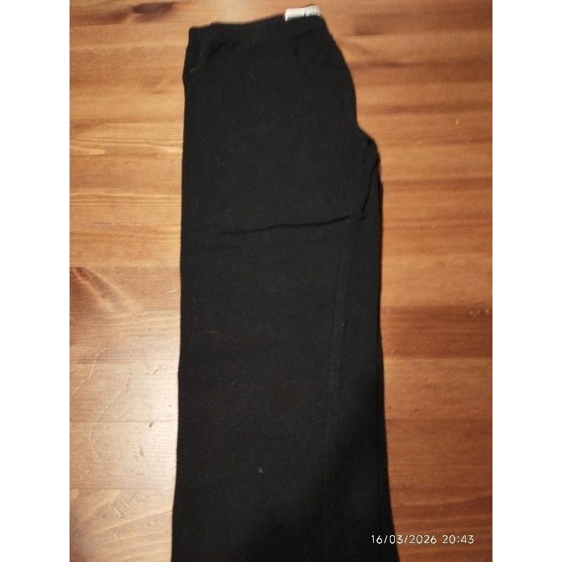 Legging noir pantacourt TAILLE 11-12