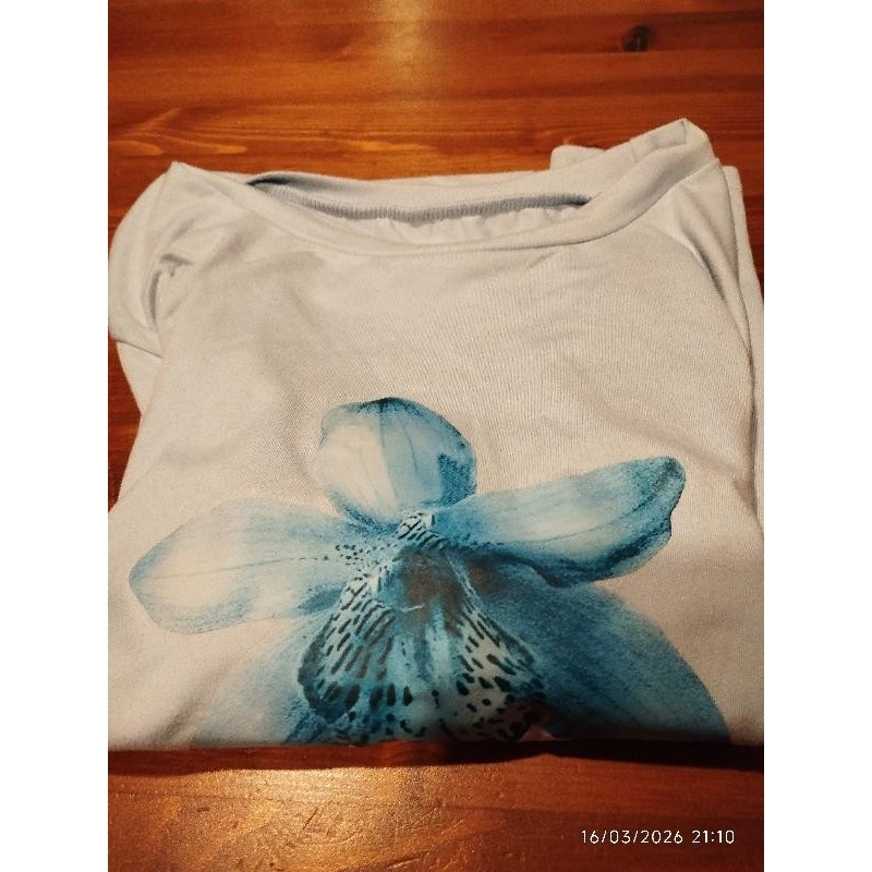 Tshirt mc bleu fleur TAILLE 12