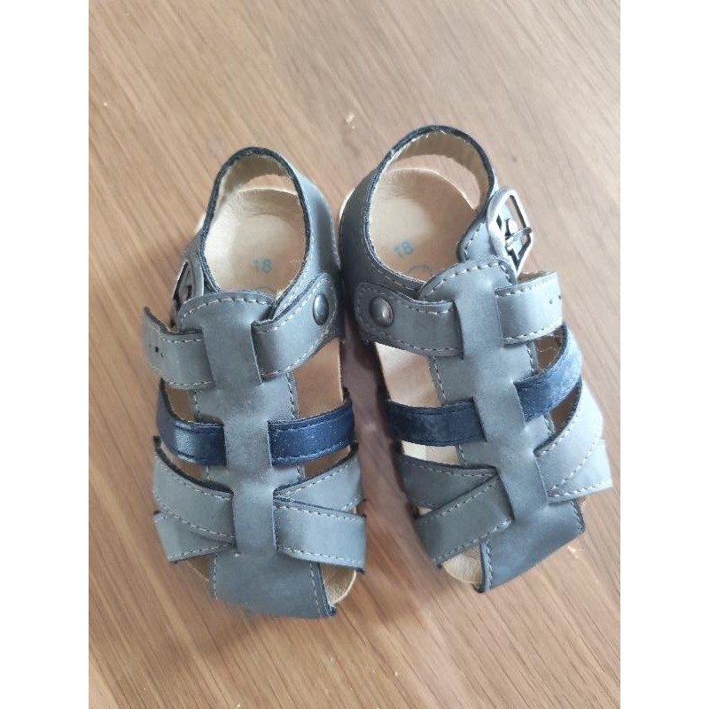 Nu pieds garcon TAILLE 18