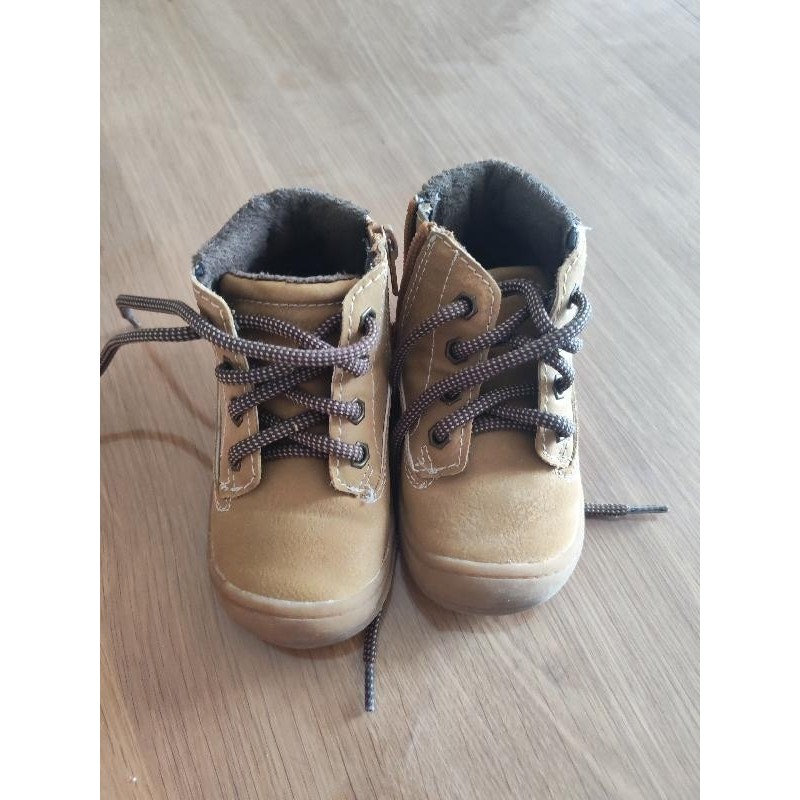 Chaussures garcon TAILLE 23