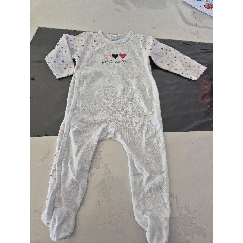 Pyjama blanc  TAILLE 18 mois
